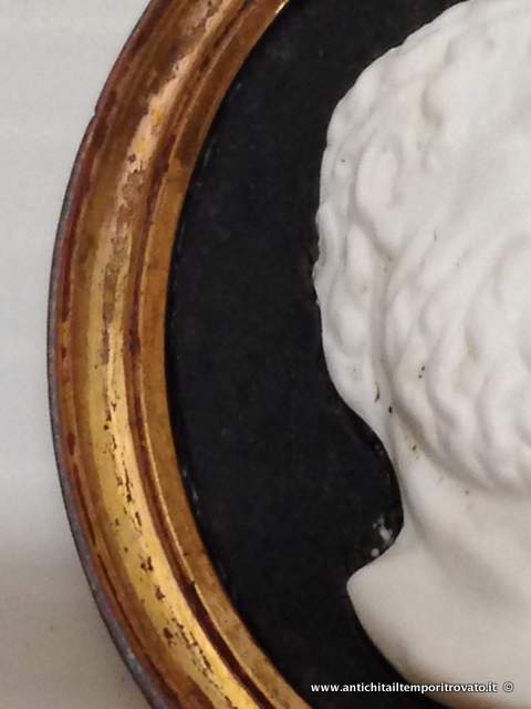 Gioielli e bigiotteria - Pendenti - Antico pendente in lavagna e ceramica Antico pendente in princisbecco - Immagine n°2  