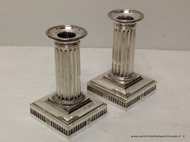Antica coppia di candelieri bassi - Coppia di candelabri da trumeau a colonna