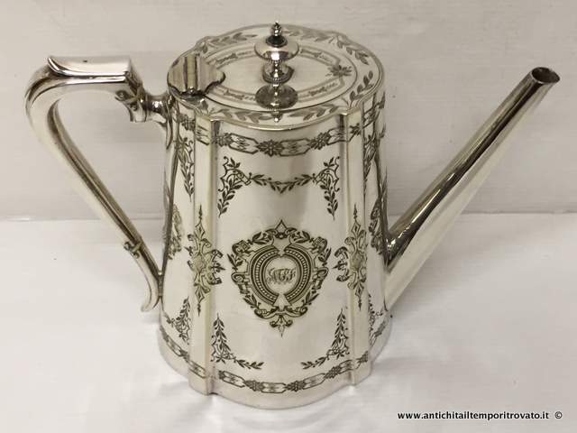 Antica caffettiera Vittoriana incisa - Caffettiera con cartiglio