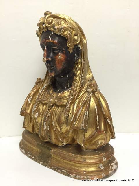 Oggettistica d'epoca → Statue e statuine → Antico busto reliquiario che rappresenta Zenobia Antico busto reliquiario in legno rappresentante la regina Zenobia
Interessante busto di una Vergine martire della fine del 700: il modello è probabilmente da individuare nella regina Zenobia. Scultura dorata e argentata, nella quale con quest`ultimo, l’argento, …
... continua ...
Immagine:immagini/catalogo/4000/4668.jpg