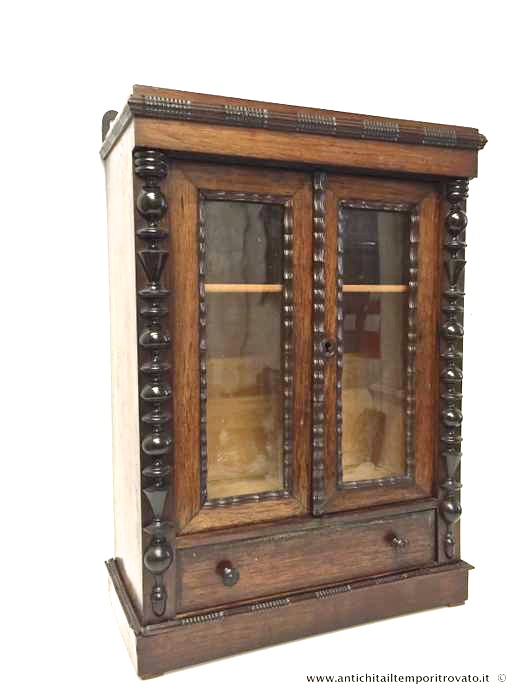 Mobili antichi - Mobili vari - Antica vetrina da appendere di piccole dimensioni Antica e piccola vetrina francese in palissandro - Immagine n°2  