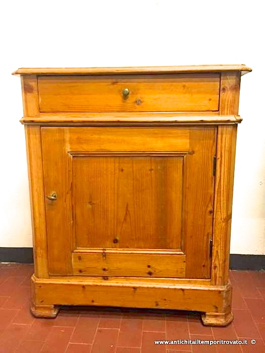 Piccola base rustica - Antica base in abete