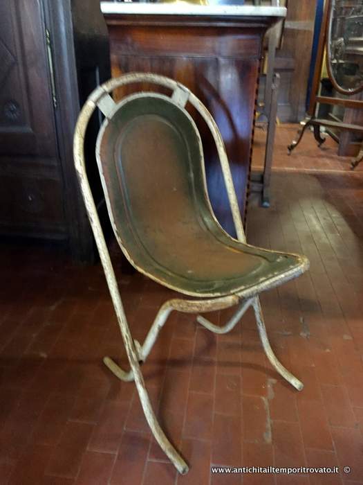 Antiche sedie industriali impilabili - Originale set di 4 sedie in metallo