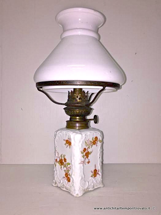 Antica lampada a petrolio in ceramica - Lampada a petrolio in ceramica e vetro