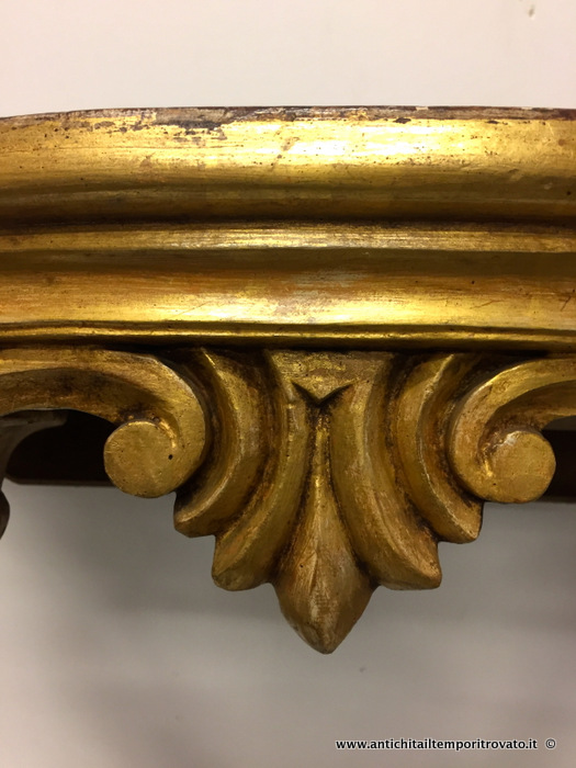 Mobili antichi - Consolle  - Antica consolle da parete in legno dorato Piccola consolle italiana da appendere - Immagine n°4  