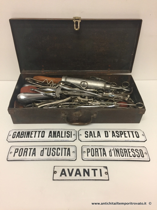 Antichita' il tempo ritrovato - Antica valigia con attrezzi da medico