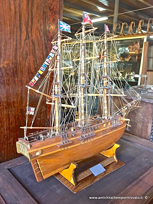 Vecchio modello fregata armata Bounty - Modello veliero inglese Bounty