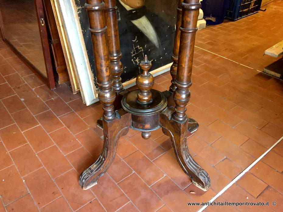 Mobili antichi - Tavoli e tavolini - Antico tavolino da salotto Vittoriano Antico tavolino ovale intarsiato - Immagine n°7  