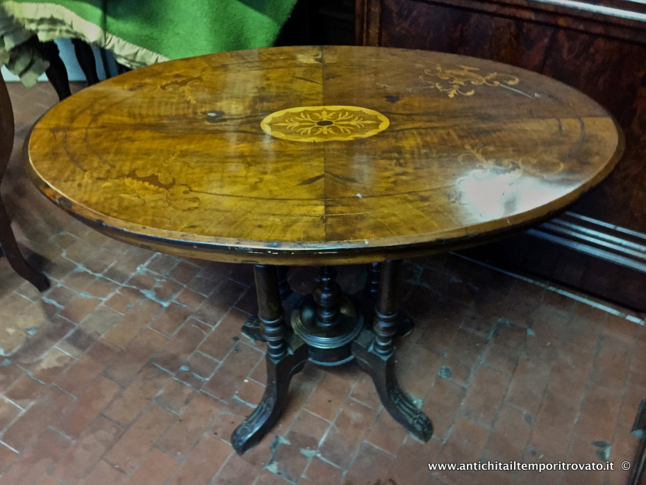 Mobili antichi - Tavoli e tavolini - Antico tavolino da salotto Vittoriano Antico tavolino ovale intarsiato - Immagine n°10  