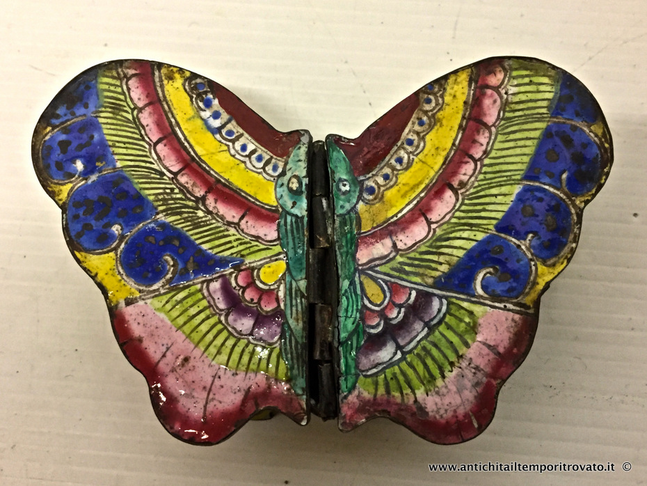 Antica scatola smaltata a mano - Antica scatola a forma di farfalla in ferro smalto