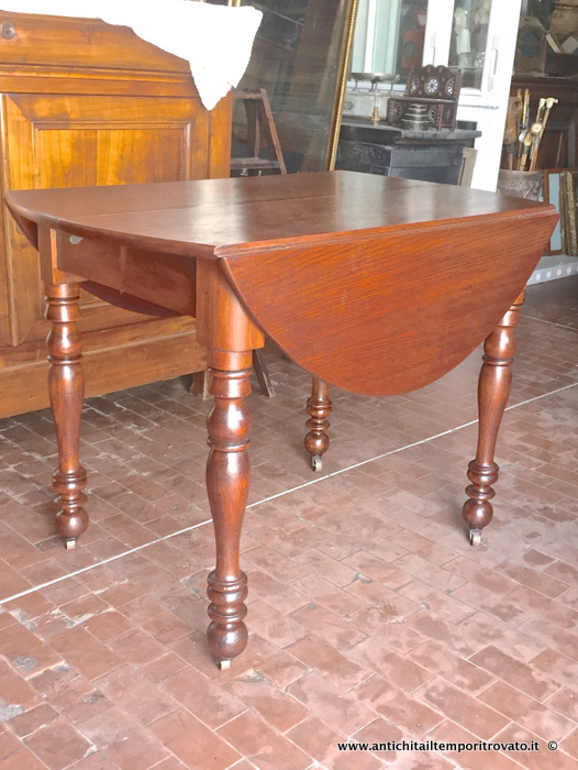 Mobili antichi → Tavoli allungabili → Tavolo bandelle in mogano 4 gambe tornite, esteso m.2 Antico tavolo a bandelle inglese della seconda meta 800 restaurato
Delizioso tavolo a bandelle in massello di mogano realizzato in Inghilterra nella seconda metà dell'800: sorretto da 4 gambe tornite è estensibile sino a m.1,98 per mezzo di 2 tavole di …
... continua ...
Immagine:immagini/catalogo/6000/6314.jpg
