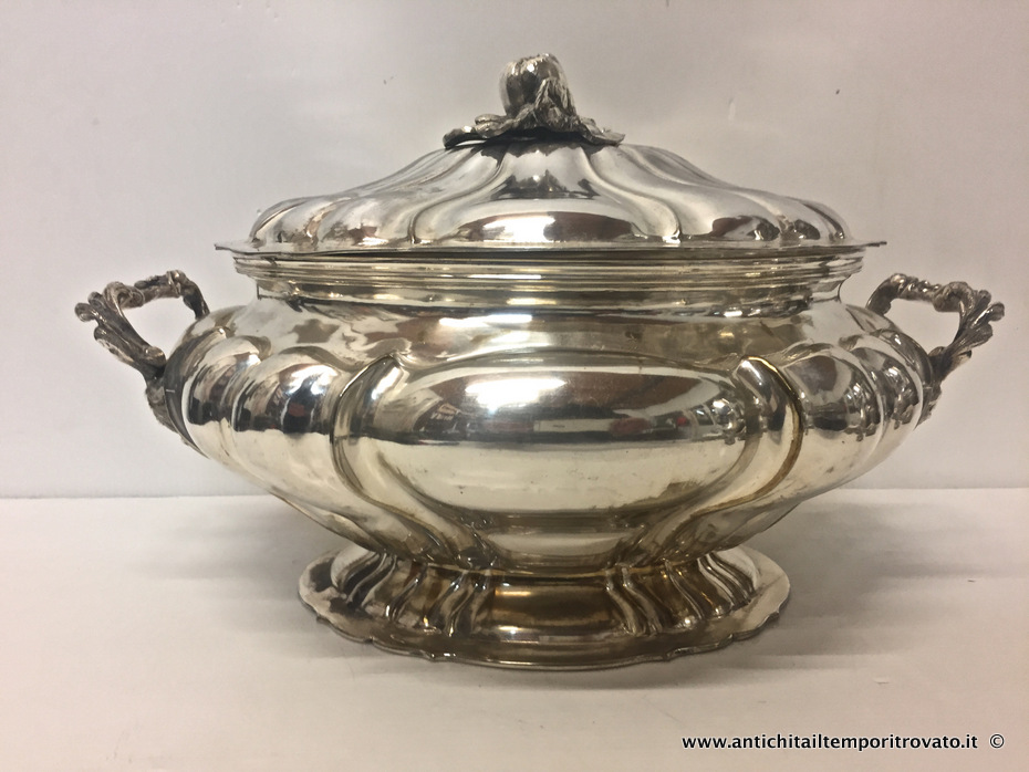 Antica zuppiera baccellata in silver plate - Zuppiera Vittoriana in metallo argentato