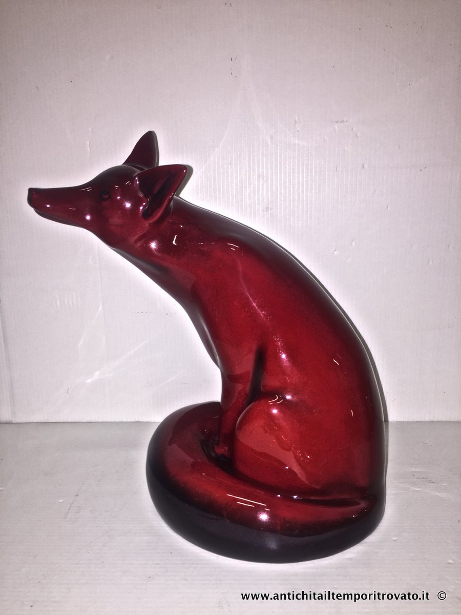 Oggettistica d`epoca → Statue e statuine → Volpe Large della Royal Doulton flambe Volpe Royal Doulton Flambe
Rara volpe inglese da colezione della Royal Doulton (modello large) disegnata da Charles Noke: realizzata tra il 1940 e il 1962 in terracotta modellata a colaggio smaltata in rosso cupo e nero. Alta …
... continua ...
Immagine:immagini/catalogo/6000/6469.jpg