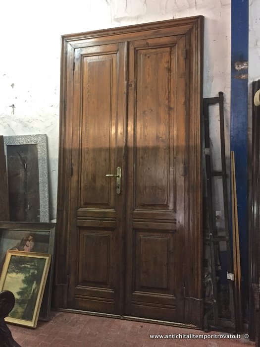 Mobili antichi → Mobili vari → Antica porta italiana con cembrana Antica porta a 2 ante della fine dell'800
Antica porta a doppia anta completa della sua cembrana originale: ogni anta ha 2 pannelli scolpiti a due livelli. Di provenienza italiana, è realizzata in abete nella fine dell`800. Apertura verso …
... continua ...
Immagine:immagini/catalogo/6000/6609.jpg