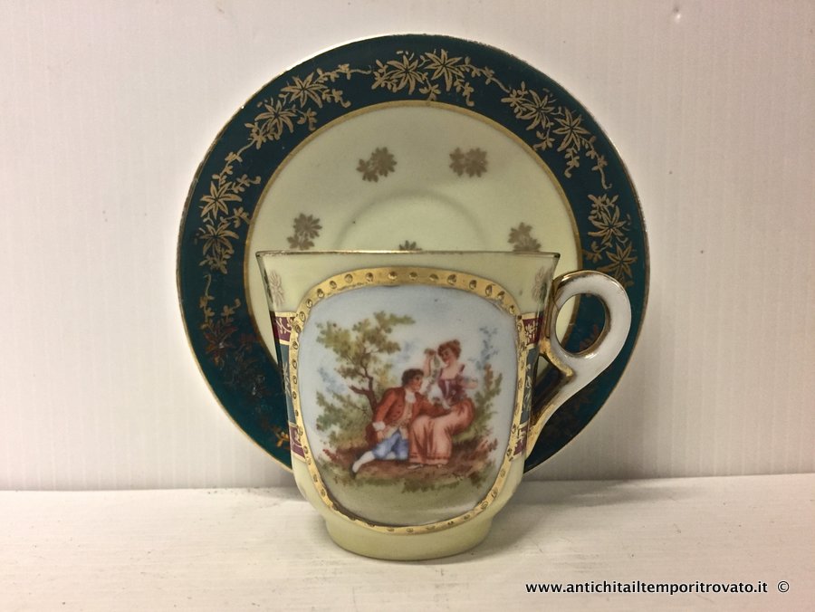 Antica tazza da caffè austriaca dipinta a mano - Antica tazza austriaca dipinta con scena romantica