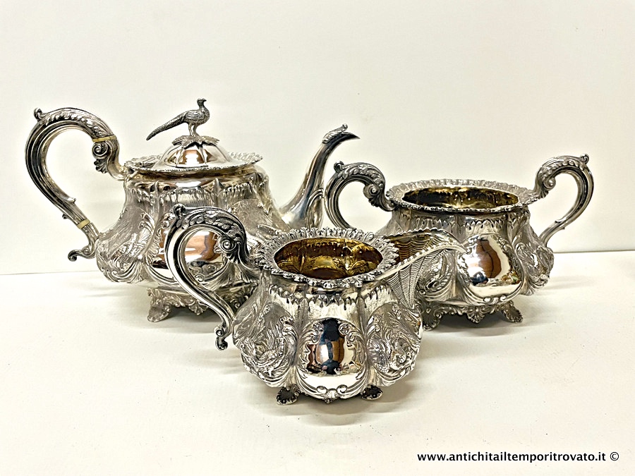 Importante set inglese del 1836 in argento 925 con decoro di faggiani realizzato a sbalzo - Servizio da te d'epoca della prima metà dell'800 in argento 925 composto da tre pezzi