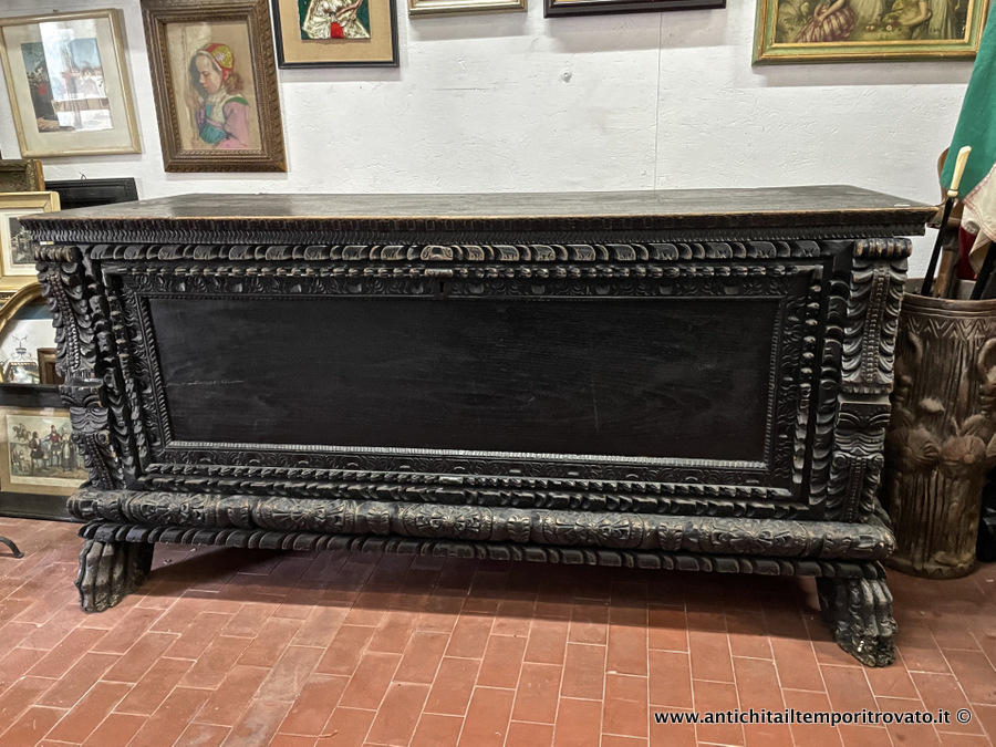 Grande cassa sarda primi 800 di Santu Lussurgiu - Antica cassa in castagno scolpito di di Santu Lussurgiu