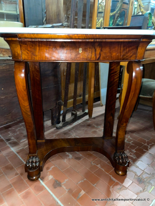 Antica consolle di piccole dimensioni lastronata in noce venata - Piccola consolle francese della seconda metà dell'800 con piano in marmo bianco